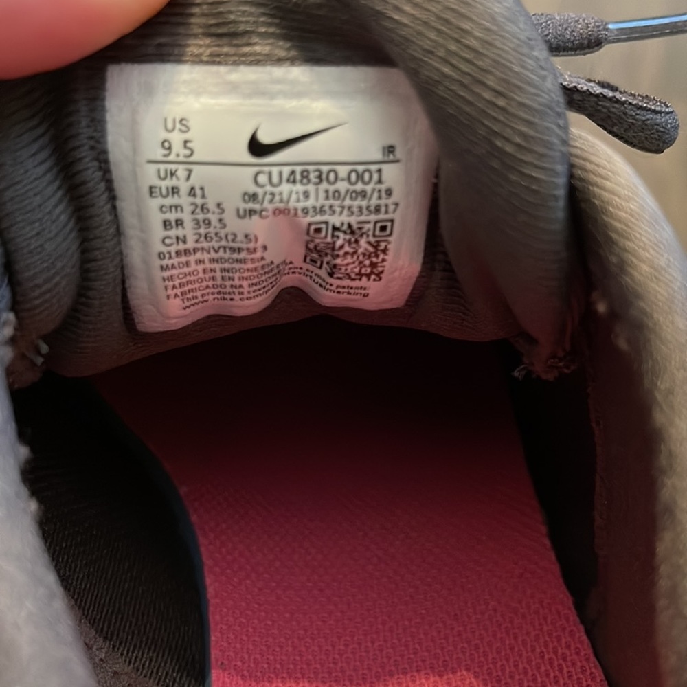 Nike tennis shoes - Picture 6 of 6